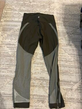 lululemon athletica Two-Tone Green Athletic Leggings